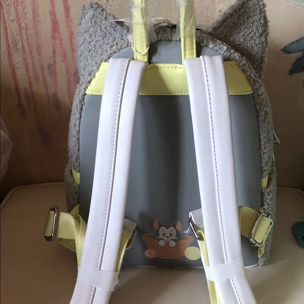 Loungfly Disney parks  Figaro Fuzzy mini Backpack New!
